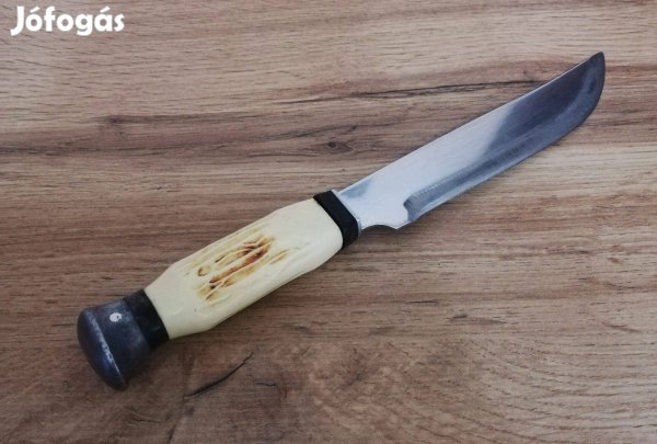 Kézműves, egyedi vadászkés, derékszíjra húzható, igazi bőrtokkal