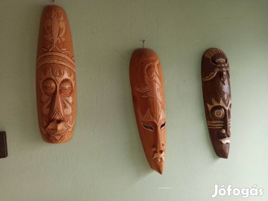 Kézzel Faragott Afrika maszkok