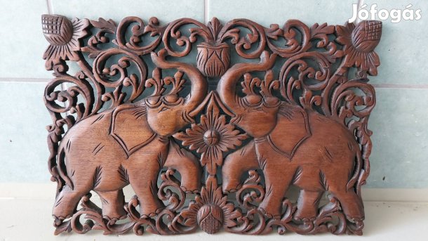 Kézzel faragott Thai falidisz 45x30 cm.