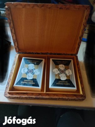 Kézzel faragott díszes fadoboz eladó 