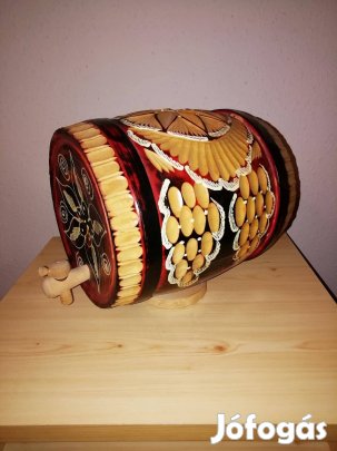 Kézzel faragott fa díszhordó eladó
