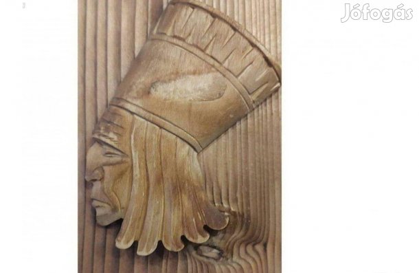 Kézzel faragott fa falidísz