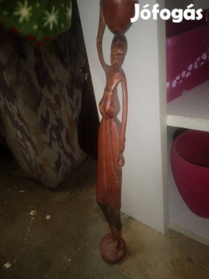 Kézzel faragott fa szobor 