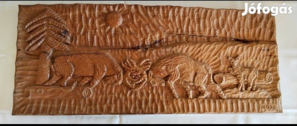 Kézzel faragott tölgyfa dombormű - küzdő szarvasbikák