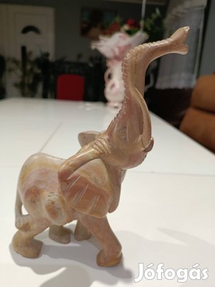 Kézzel faragott zsírkő elefánt szobor 