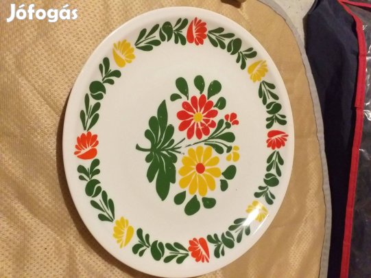 Kézzel festett Alföldi porcelán fali tányér piros, zöld, sárga népi mo
