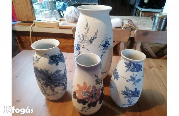 Kézzel festett, kék-fehér kínai váza eladó!