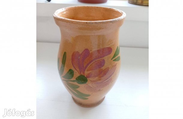 Kézzel festett, virágmintás, mázas korsó