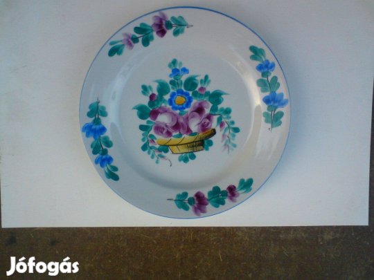 Kézzel festett fali tányér és bodrogkeresztúri kis kancsó