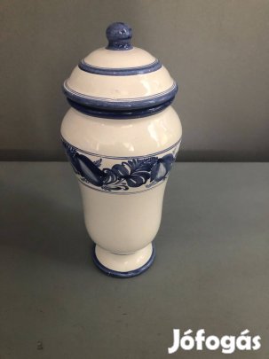 Kézzel festett fedeles kerámia díszkupa "MALÉV" felirattal