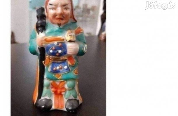 Kézzel festett keleti porcelán figura