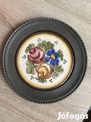 Kézzel festett kerámia ón keretben