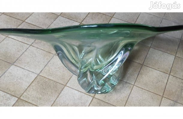 Kézzel formázott Murano művészüveg tál, zöld árnyalatú, kb. 35 cm