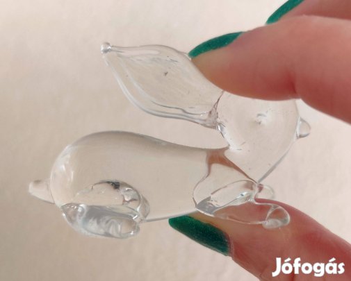 Kézzel fúvott üvegnyúl figura