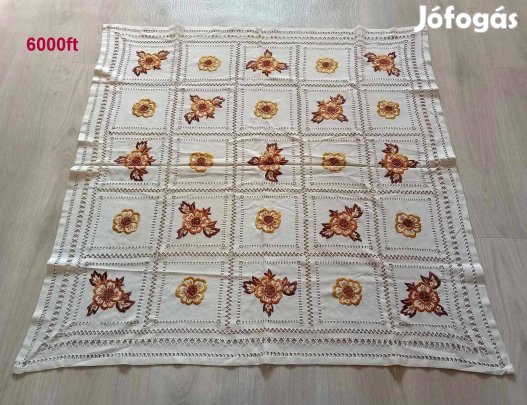 Kézzel hímzett asztalterítők