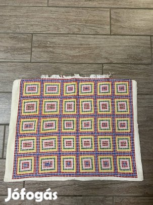 Kézzel hímzett népi stílusú díszpárnahuzat 39x50 cm