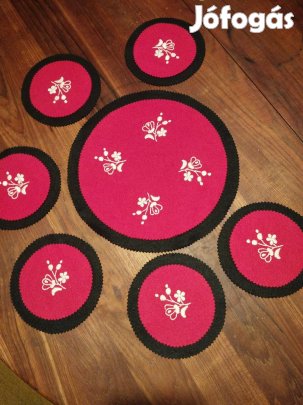 Kézzel hímzett vintage terítő szett - 7 db