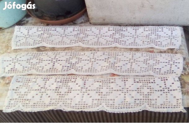 Kézzel horgolt szekrénycsík 4 db megkímélt állapotúak Egyben 2000 ft