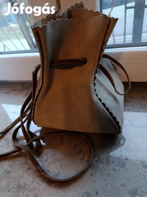 Kézzel készült bőr erszény