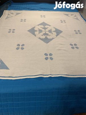 Kézzel készült terítő