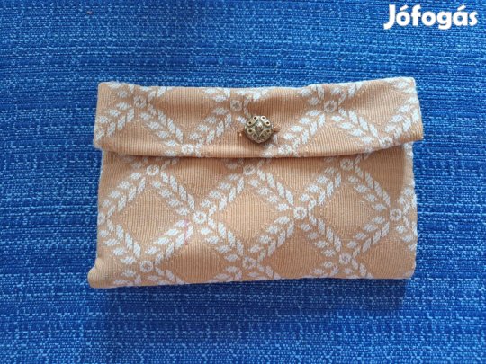 Kézzel varrott, tépőzáras pénztárca