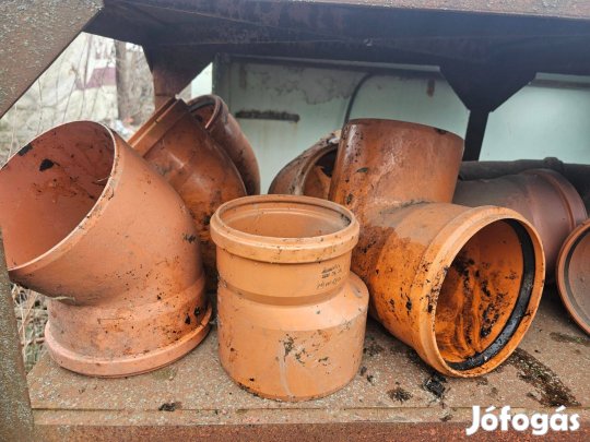 Kgu 200 átméröjü szenyviz könyök idom toldó