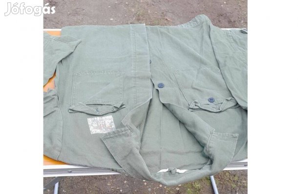 Khaki színű kabát