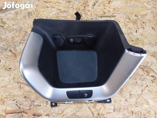 Kia Ceed JD (2012-2018) USB Dugó Szivargyújtóval