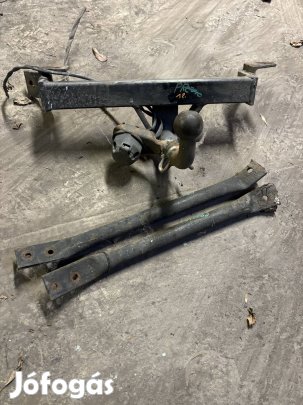 Kia Pregio vonóhorog 