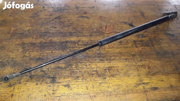 Kia Sorento Motorháztető Teleszkóp