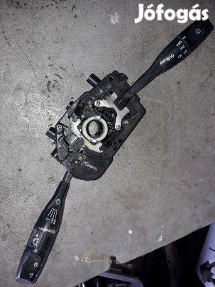 Kia Sportage Bajuszkapcsoló