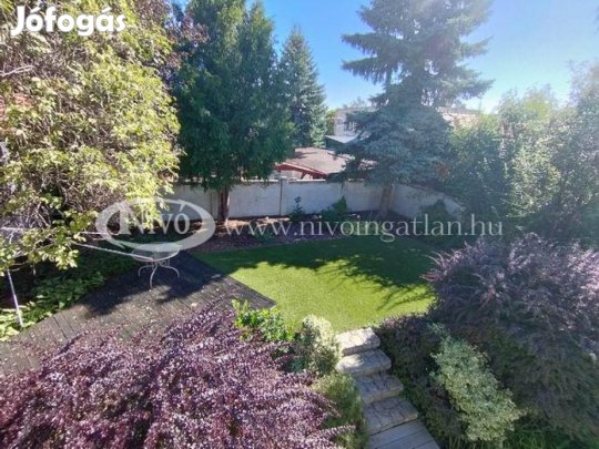 Kiadó 130 nm-es tégla lakás Veszprém