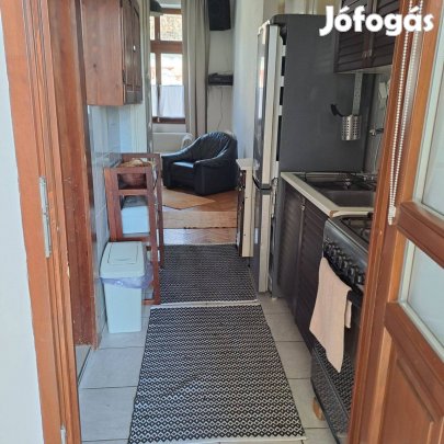 Kiadó 1,5 szobás bútorozott lakás X. kerület Óhegy