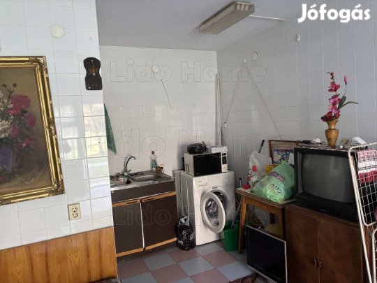 Kiadó 24 m2-es üzlethelyiség