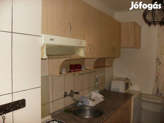 Kiadó 2 szobás bútorozott lakás!