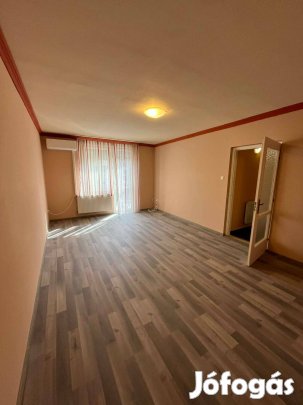 Kiadó 2 szobás lakás Gyöngyösön a Dombon