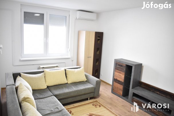 Kiadó 2 szobás tégla lakás pici rezsivel Gyula szívében!