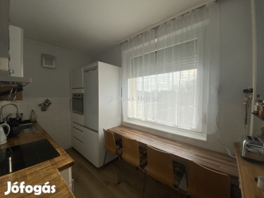 Kiadó 49 nm-es lakás Győr