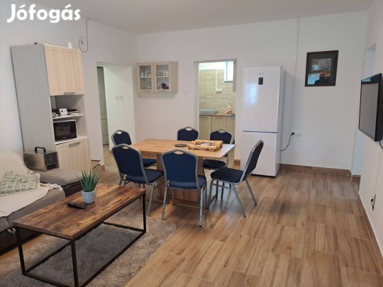 Kiadó 4 napraforgós szálláshely 5 szoba, saját fürdőszobával,