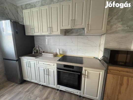 Kiadó 56 nm-es lakás Debrecen