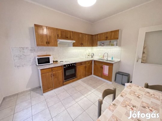 Kiadó 59 nm-es tégla lakás Paks