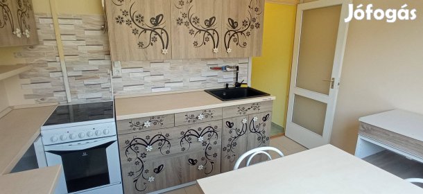 Kiadó 65 m-es lakás Lobogó utcán