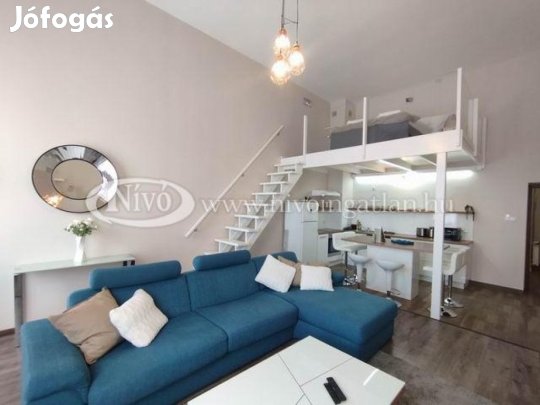 Kiadó 65 nm-es tégla lakás Veszprém