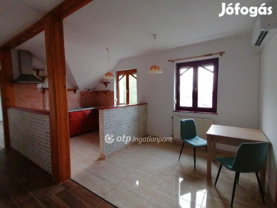 Kiadó 67 nm-es lakás Cegléd