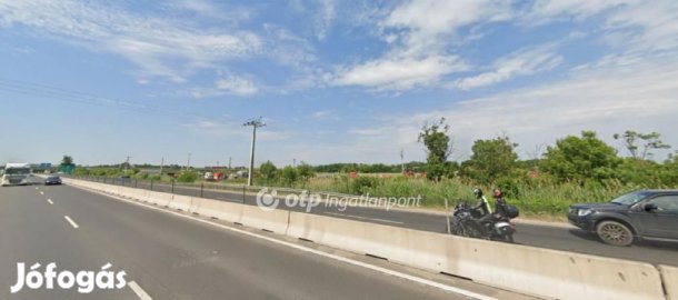 Kiadó 75825 nm-es telek Szeged