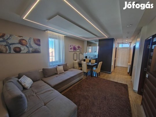 Kiadó 76 nm-es lakás Cegléd