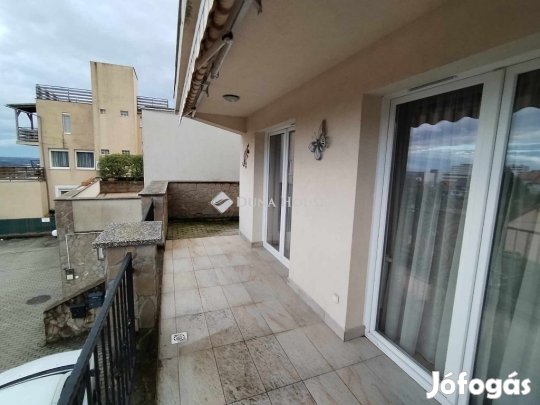 Kiadó 76 nm-es lakás Pécs