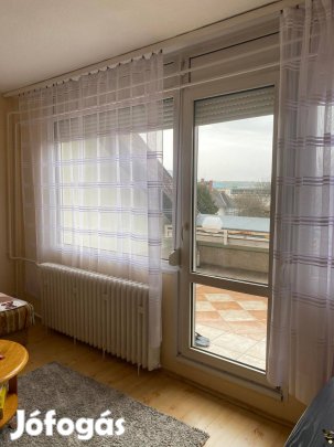 Kiadó Belvárosközeli Lakás Eger