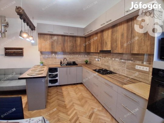 Kiadó Családi ház a Vacsiközben!