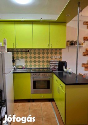 Kiadó Erkélyes Studió Lakás !